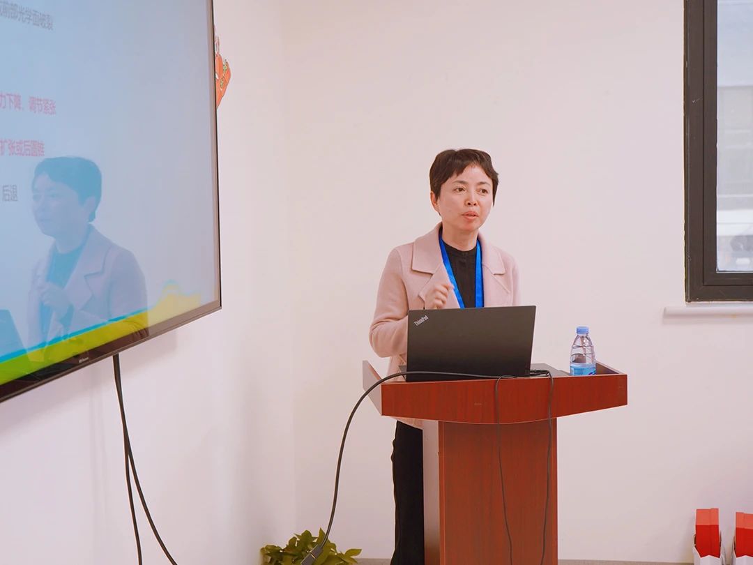 張智慧.jpg 張智慧.jpg